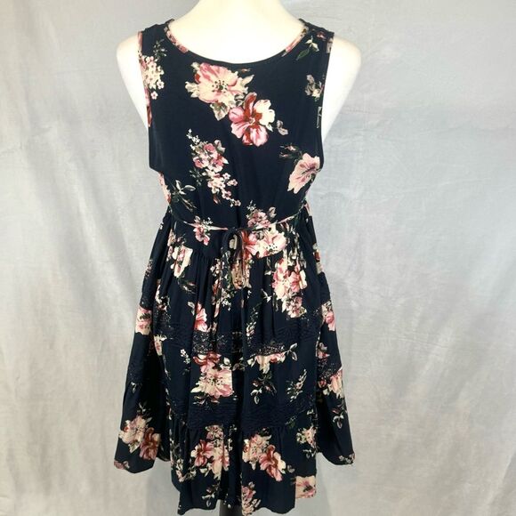 Dark navy and pink lace detail tiered floral babydoll dress size small - Picture 4 of 6